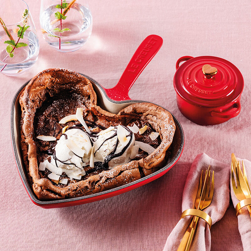 LE CREUSET ハート型スキレット Enamelled Cast Iron Heart Skillet | Le Creuset